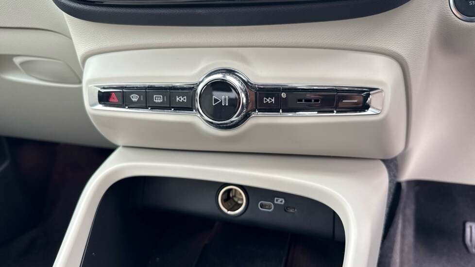 Used Volvo XC40 2025 for sale - 75796827: Photo 37