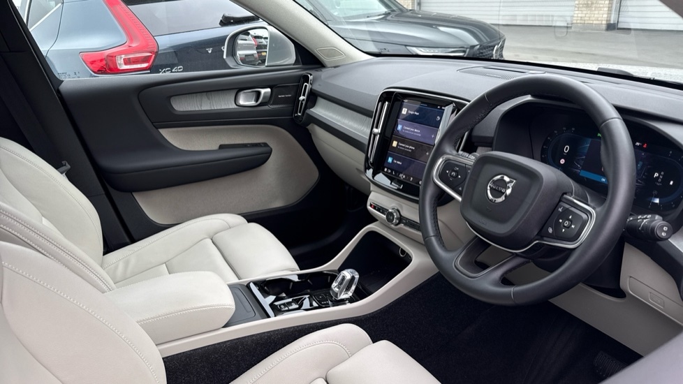 Used Volvo XC40 2025 for sale - 75796827: Photo 4