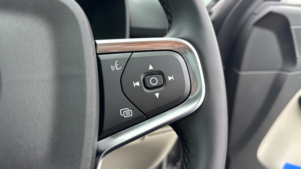 Used Volvo XC40 2025 for sale - 75796827: Photo 40