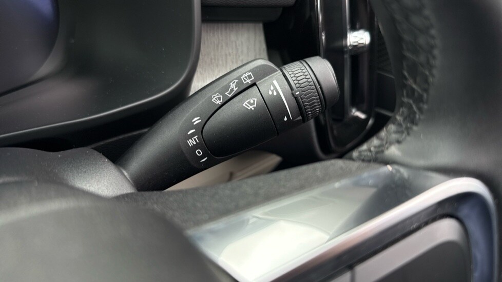 Used Volvo XC40 2025 for sale - 75796827: Photo 41