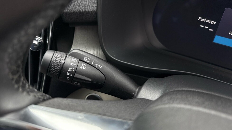 Used Volvo XC40 2025 for sale - 75796827: Photo 42