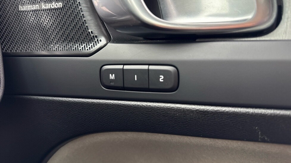 Used Volvo XC40 2025 for sale - 75796827: Photo 45