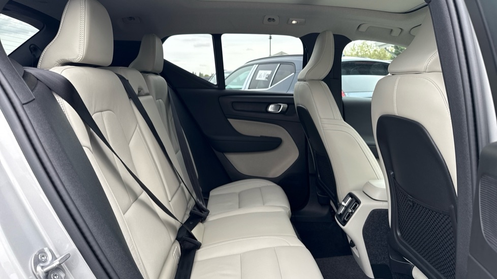 Used Volvo XC40 2025 for sale - 75796827: Photo 6