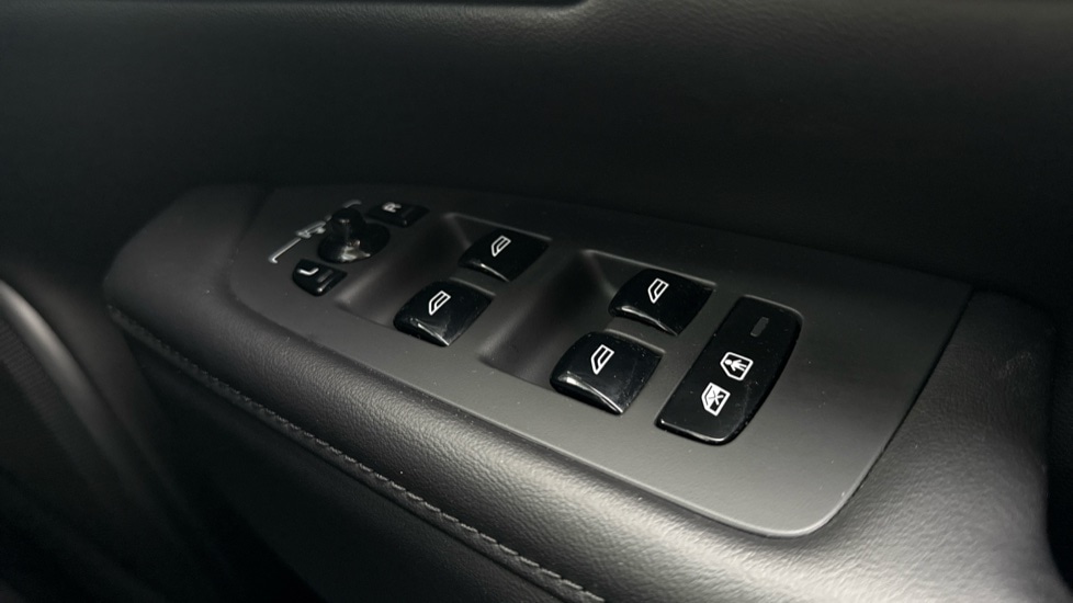 Used Volvo V90 2023 for sale - 76842011: Photo 17