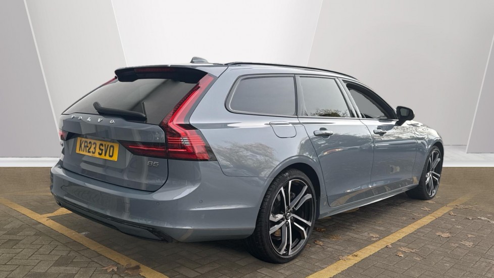 Used Volvo V90 2023 for sale - 76842011: Photo 2