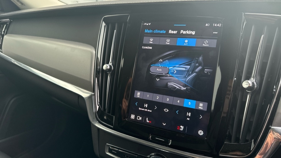 Used Volvo V90 2023 for sale - 76842011: Photo 35