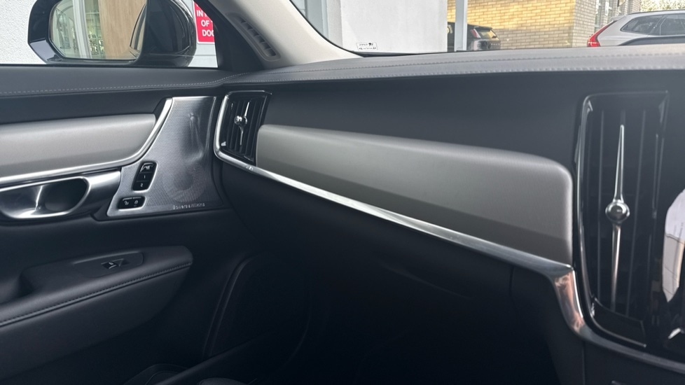 Used Volvo V90 2023 for sale - 76842011: Photo 37