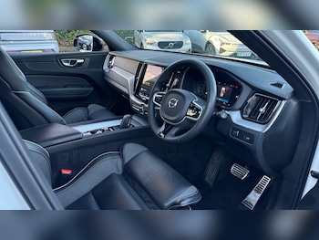 Used Volvo XC60 2021 for sale - 76842014: Photo