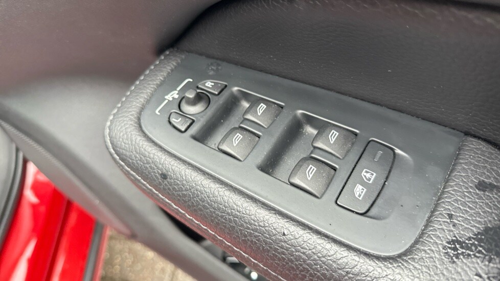 Used Volvo V60 2019 for sale - 77470801: Photo 30