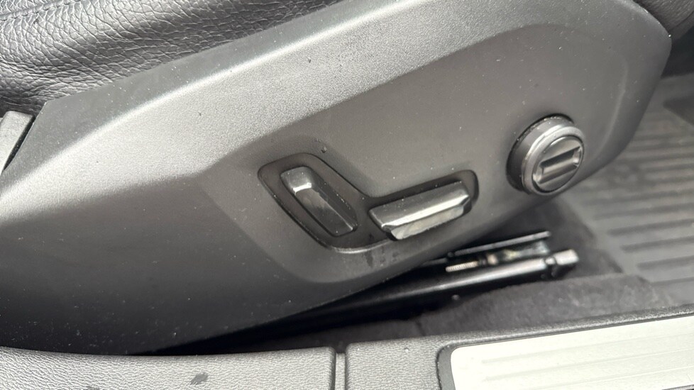 Used Volvo V60 2019 for sale - 77470801: Photo 34