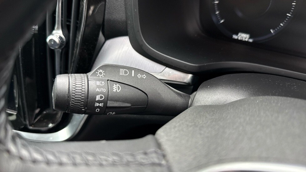 Used Volvo V60 2019 for sale - 77470801: Photo 44