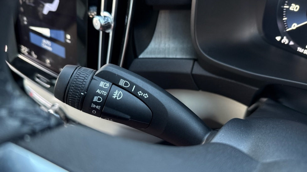 Used Volvo XC40 2021 for sale - 77043008: Photo 40