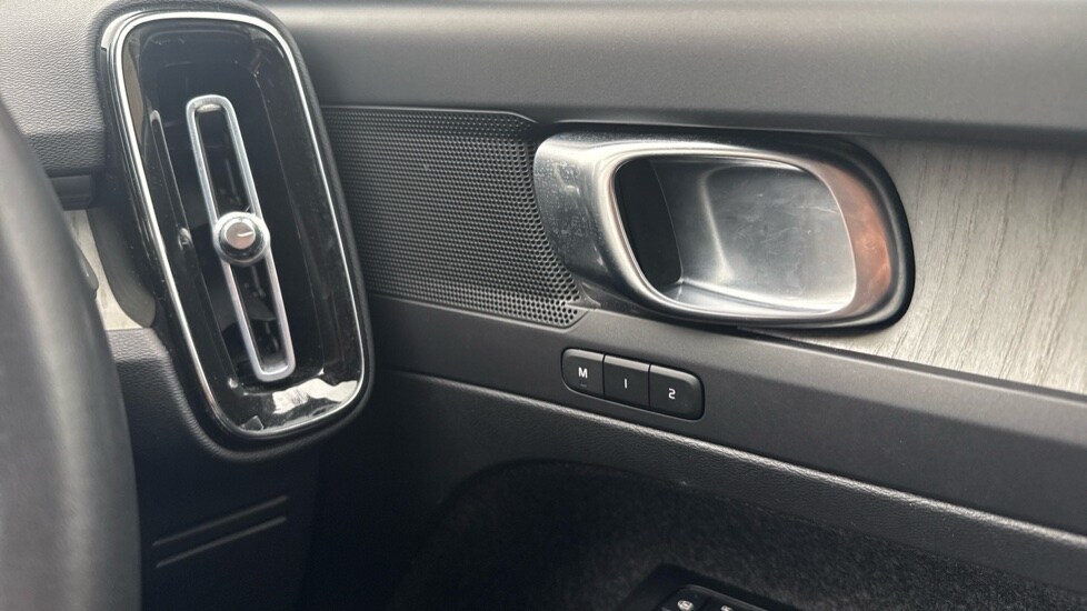 Used Volvo XC40 2021 for sale - 77927316: Photo 29