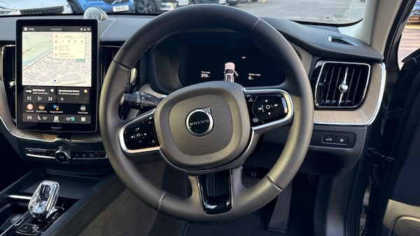 Used Volvo XC60 2025 for sale - 76233941: Photo 10