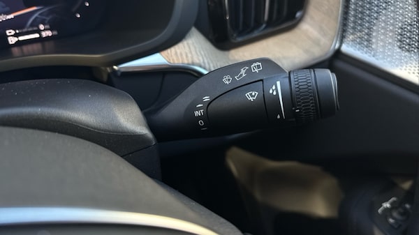 Used Volvo XC60 2025 for sale - 76233941: Photo 32