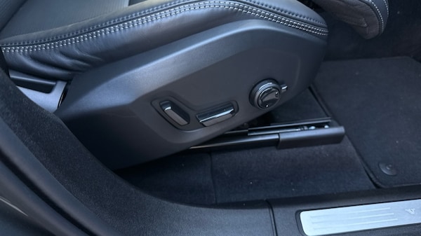 Used Volvo XC60 2025 for sale - 76233941: Photo 40