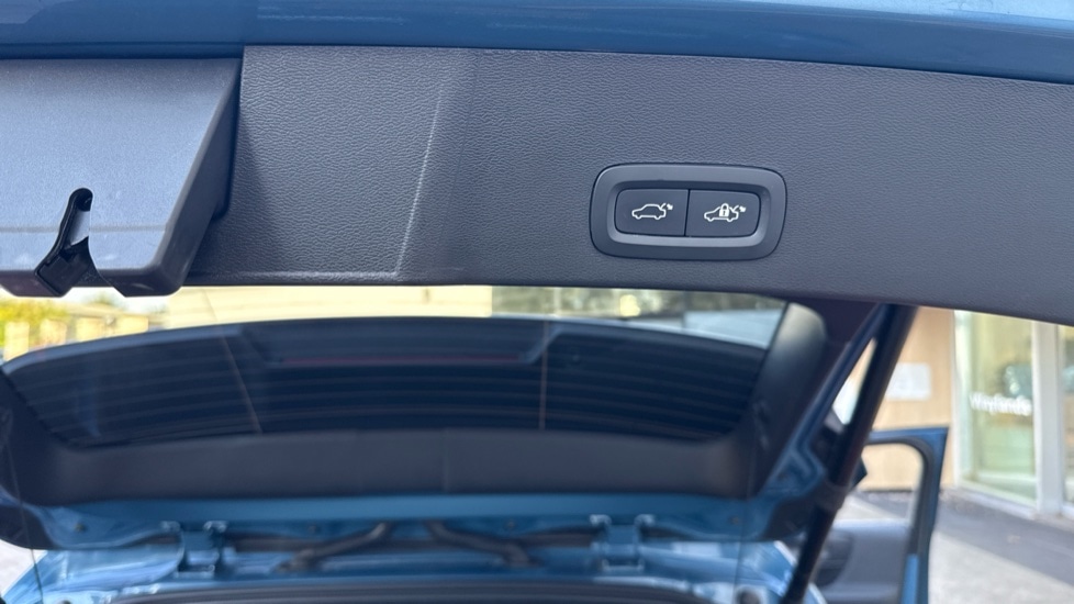 Used Volvo XC40 2023 for sale - 76003546: Photo 42