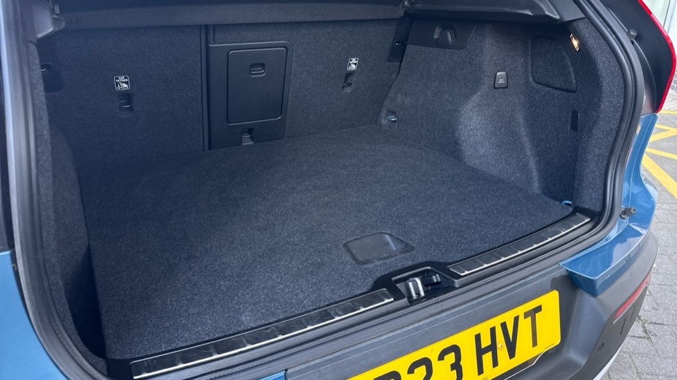 Used Volvo XC40 2023 for sale - 76003546: Photo 43