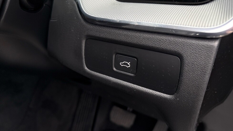 Used Volvo XC60 2025 for sale - 78117721: Photo 30