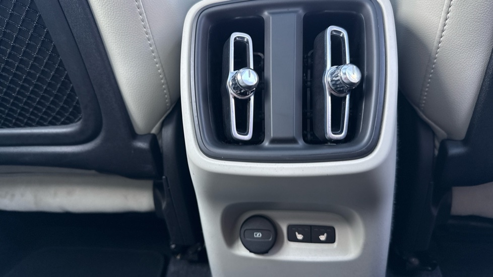 Used Volvo XC40 2021 for sale - 77241124: Photo 24