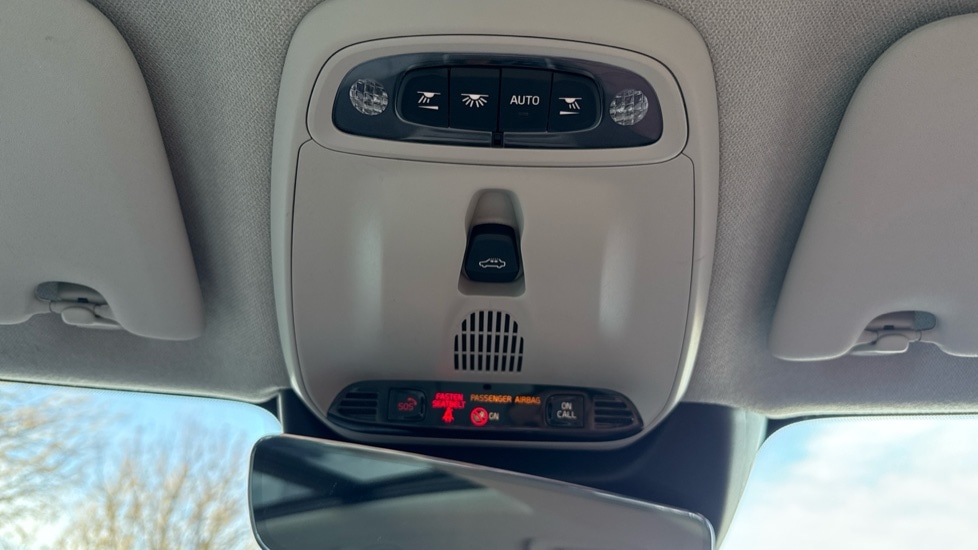 Used Volvo XC40 2021 for sale - 77241124: Photo 42