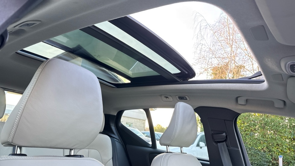 Used Volvo XC40 2021 for sale - 77241124: Photo 44