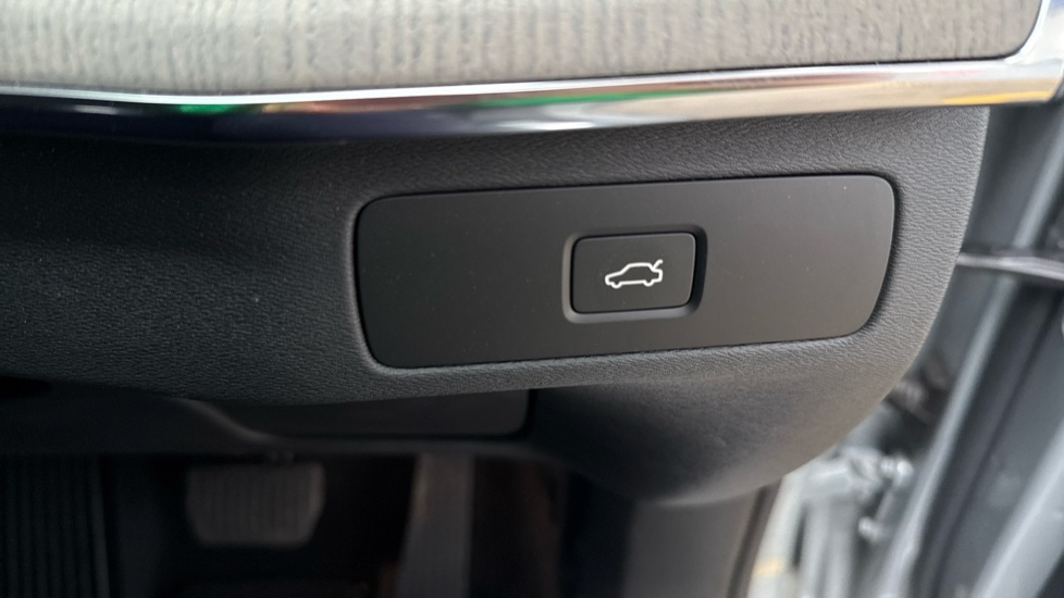 Used Volvo XC90 2025 for sale - 76977672: Photo 32