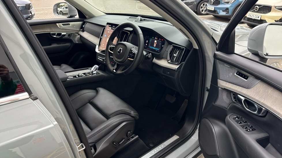 Used Volvo XC90 2025 for sale - 76977672: Photo 4