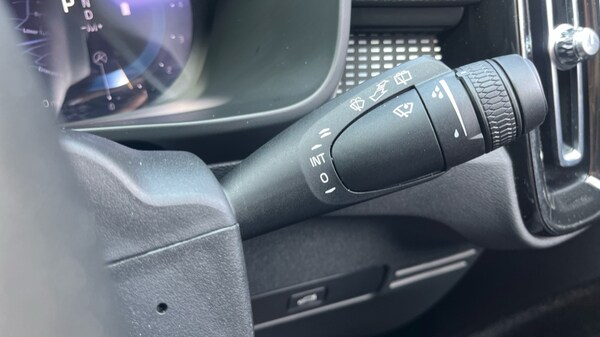 Used Volvo XC40 2024 for sale - 75526580: Photo 40