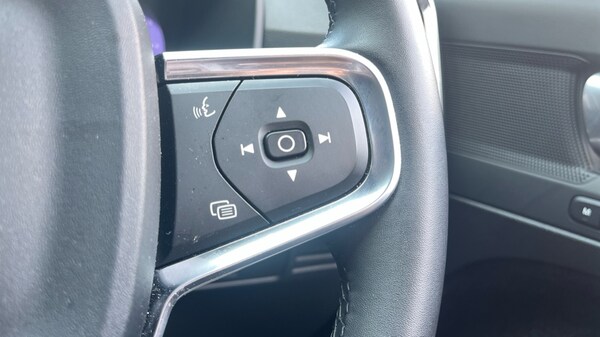Used Volvo XC40 2024 for sale - 75526580: Photo 41