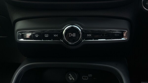 Used Volvo XC40 2024 for sale - 75526580: Photo 47