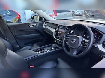 Used Volvo XC60 2023 for sale - 75745688: Photo