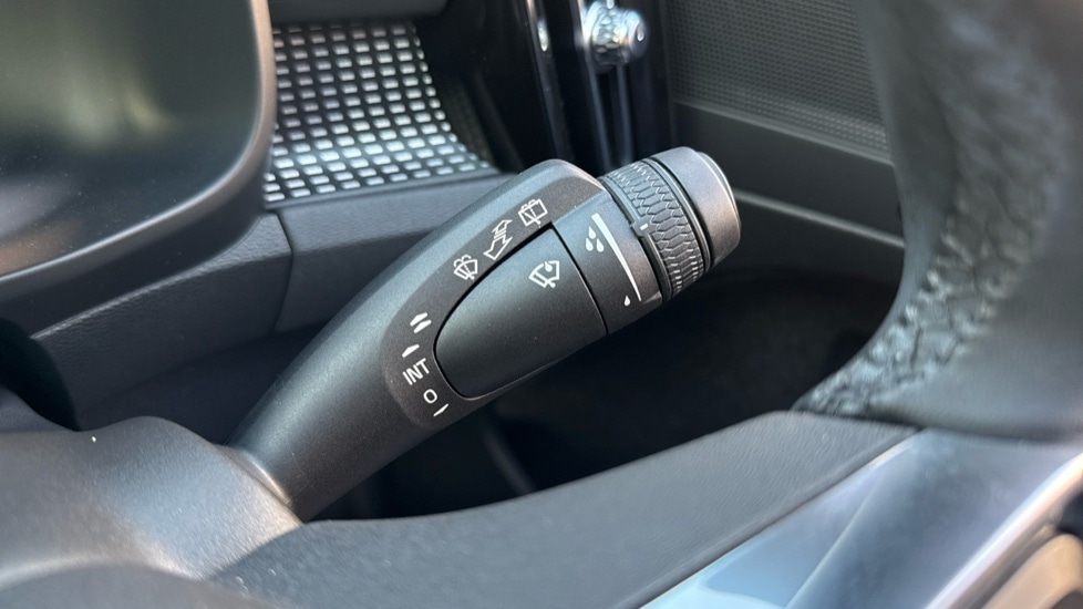 Used Volvo XC40 2023 for sale - 76375498: Photo 26