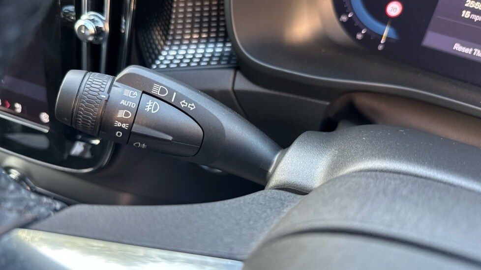 Used Volvo XC40 2023 for sale - 76375498: Photo 27