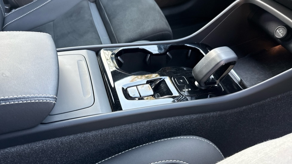 Used Volvo XC40 2023 for sale - 76375498: Photo 35