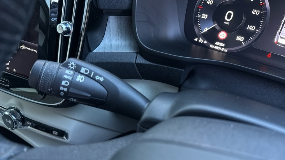 Used Volvo XC40 2021 for sale - 78133501: Photo 24