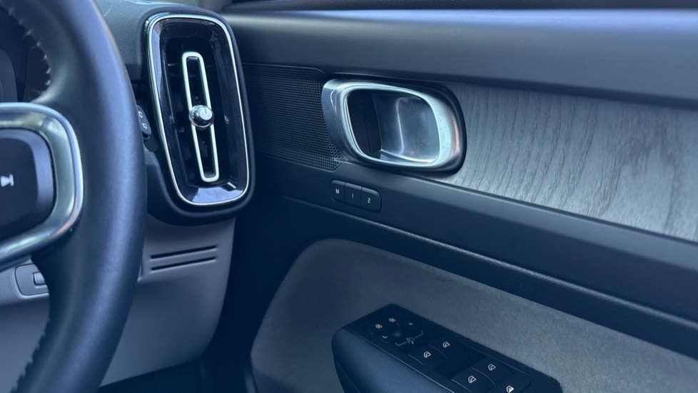 Used Volvo XC40 2021 for sale - 78133501: Photo 28