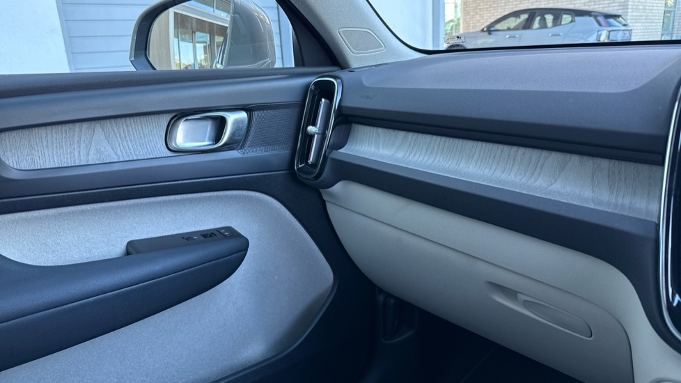 Used Volvo XC40 2021 for sale - 78133501: Photo 31