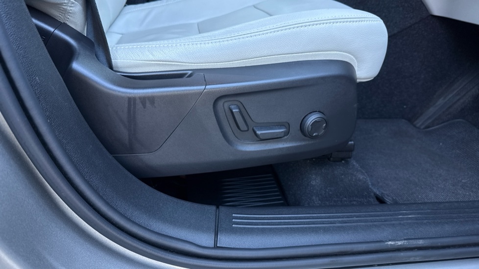 Used Volvo XC40 2021 for sale - 78133501: Photo 32