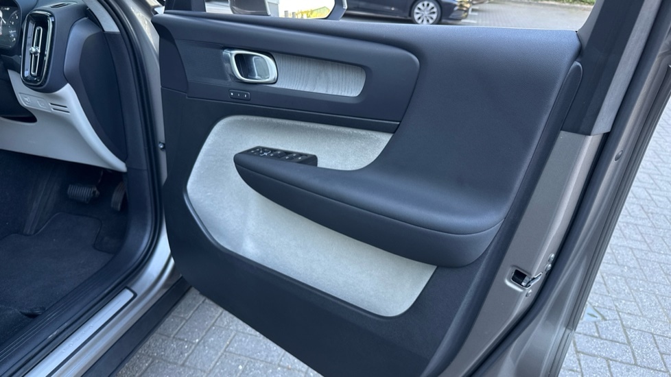 Used Volvo XC40 2021 for sale - 78133501: Photo 33