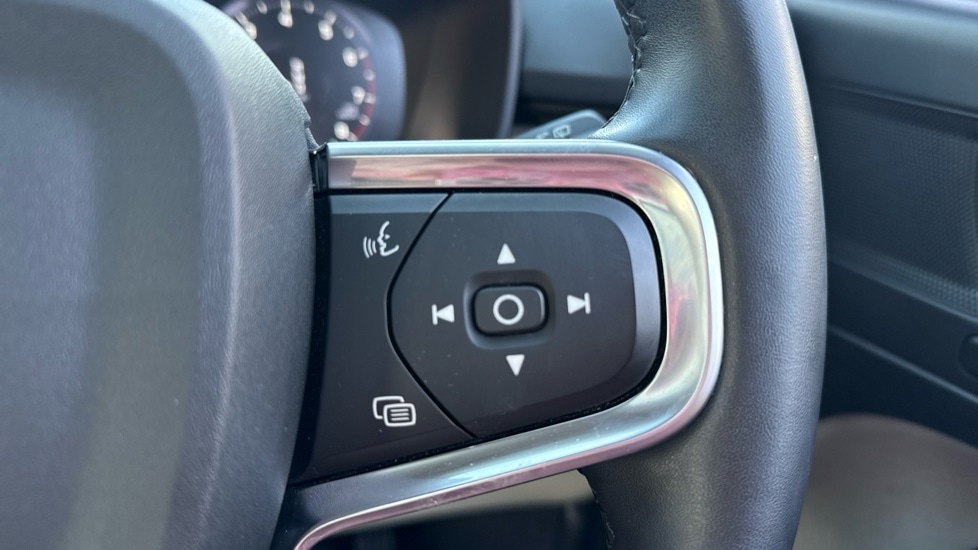 Used Volvo XC40 2021 for sale - 77333086: Photo 37