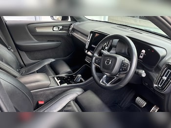 Used Volvo XC40 2021 for sale - 79035187: Photo