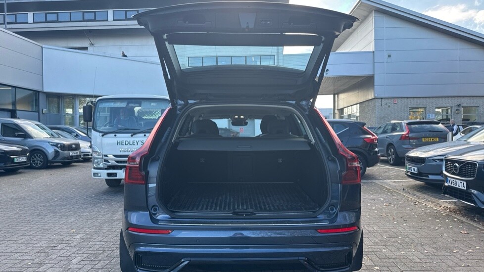 Used Volvo XC60 2025 for sale - 76183907: Photo 13