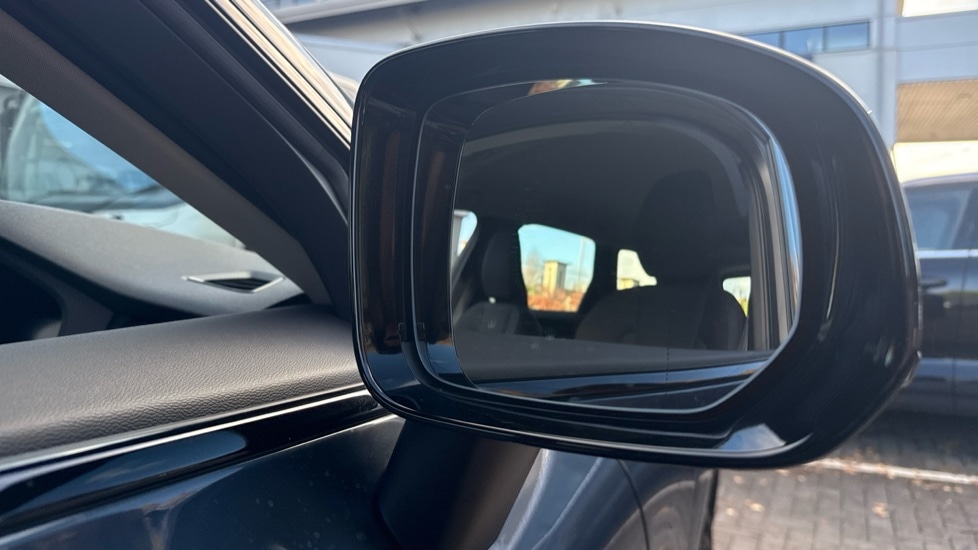 Used Volvo XC60 2025 for sale - 76183907: Photo 21