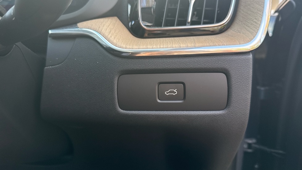 Used Volvo XC60 2025 for sale - 76183907: Photo 26