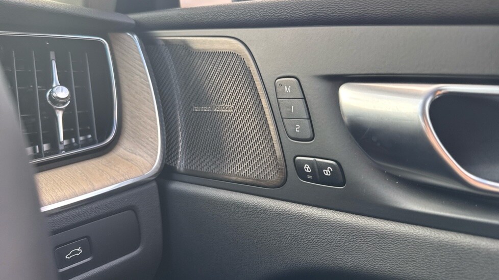 Used Volvo XC60 2025 for sale - 76183907: Photo 28