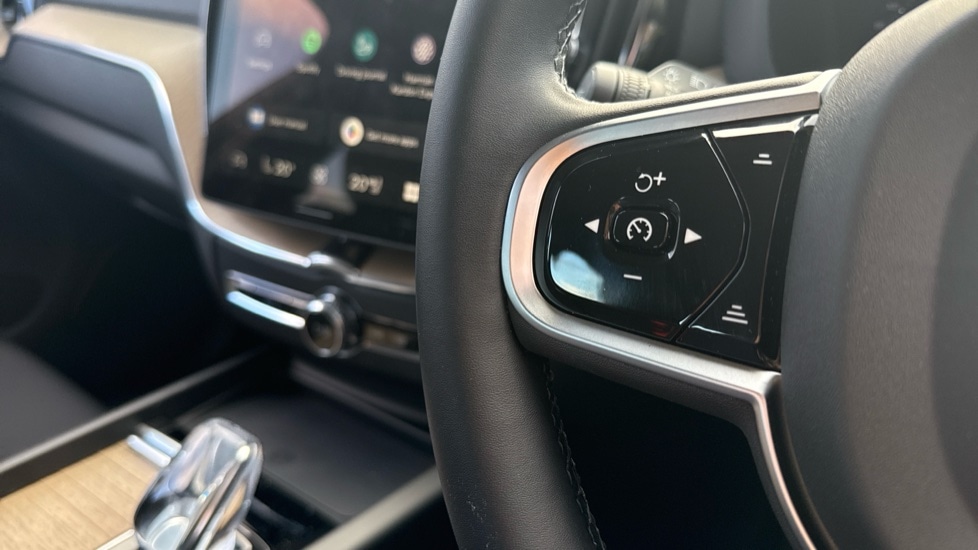 Used Volvo XC60 2025 for sale - 76183907: Photo 30