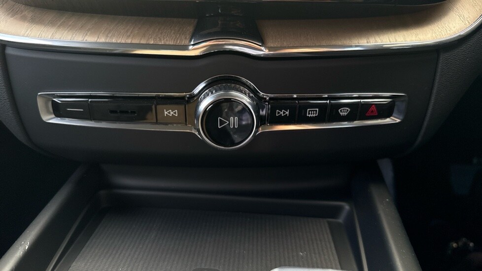 Used Volvo XC60 2025 for sale - 76183907: Photo 40