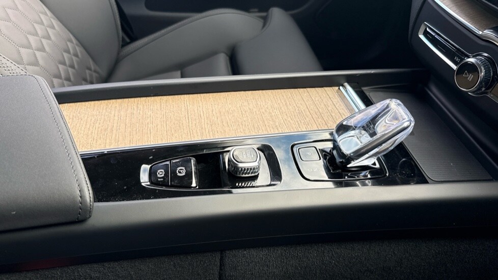 Used Volvo XC60 2025 for sale - 76183907: Photo 41