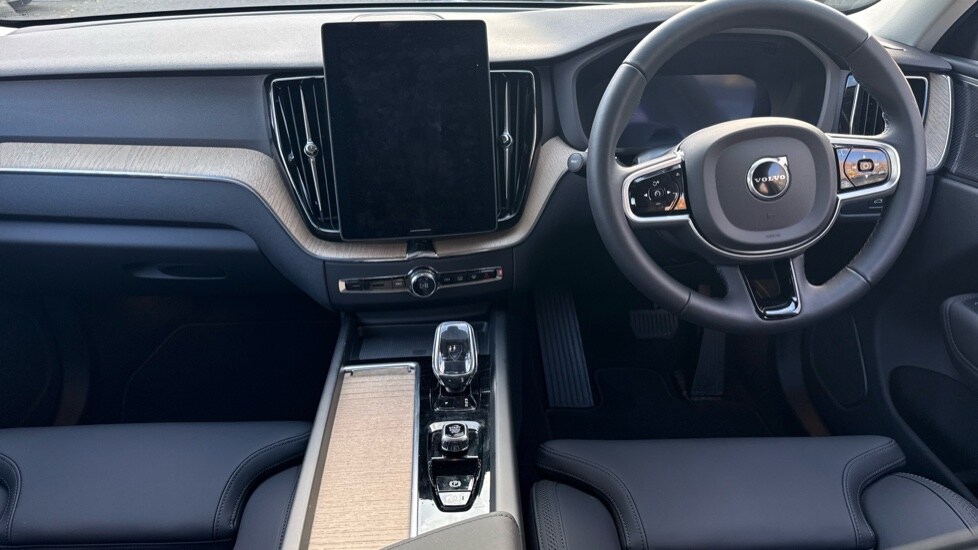 Used Volvo XC60 2025 for sale - 76183907: Photo 5